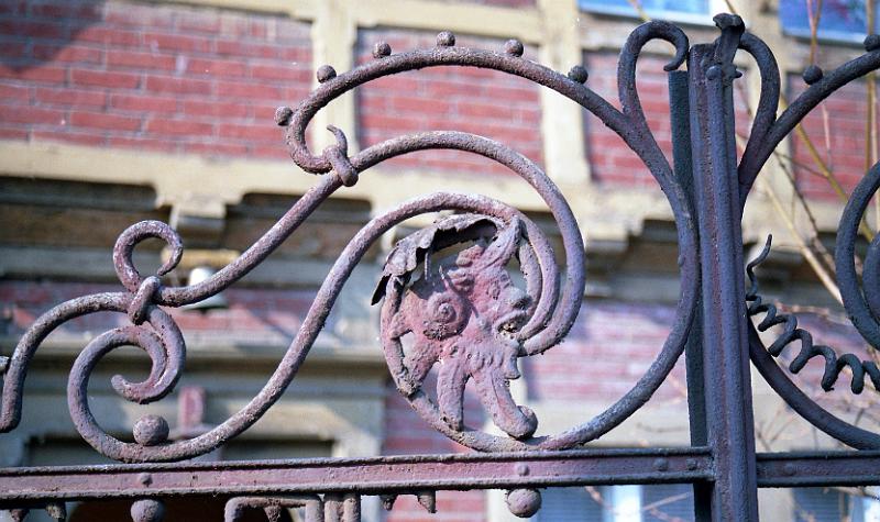 Dresden-Kleinzschachwitz, Bertold-Haupt-Str. 143, 9.3.1996.jpg